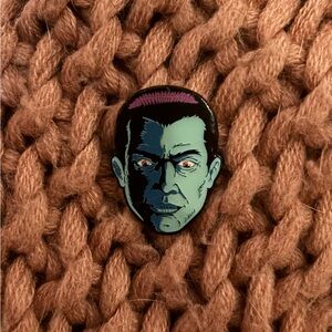 Collectible Universal Studios “Classic Monsters” Dracula Pin